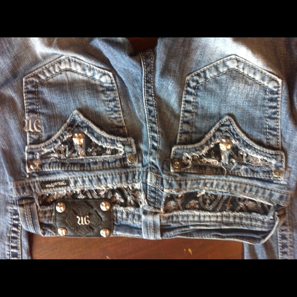 Size 27 miss me jeans