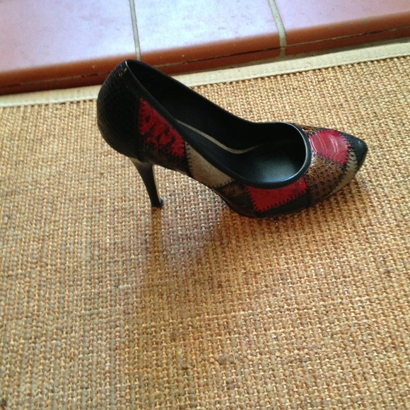 Dollhouse Pumps with patchwork design - Picture 2 of 2
