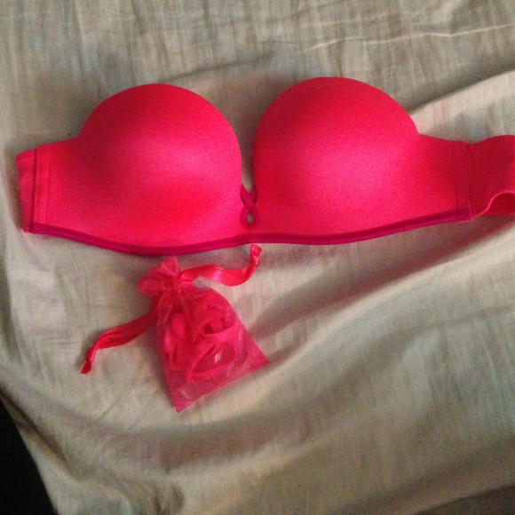 VS Bombshell Multiway NWOT