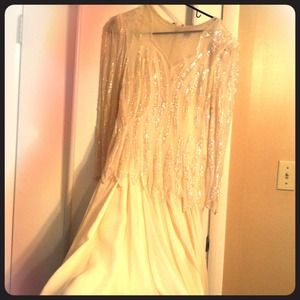 Long sequence dress pale yellow