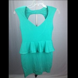 @Vanillablue22's Peplum Dress/Wallet Bundle Trade