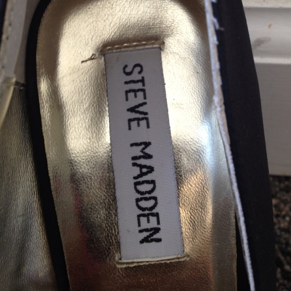 Steve Madden Wedge Shoe - Picture 3 of 3