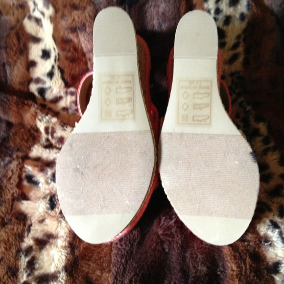 Shoes - Picture 3 of 4