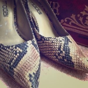 Gorgeous Snake Skin Heels