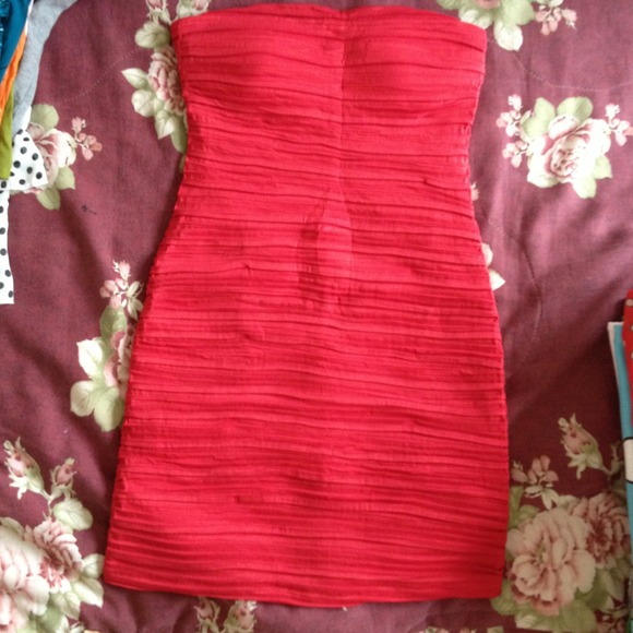 Red bodycon dress