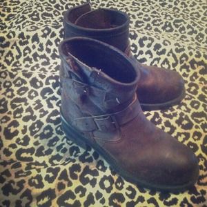 Size 8 Chippewa leather boots