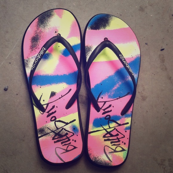 Rainbow Billabong flip flops!