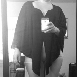 BCBGeneration Black Throw