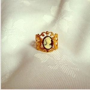 Gold Plated Black and Ivory Cameo Ring