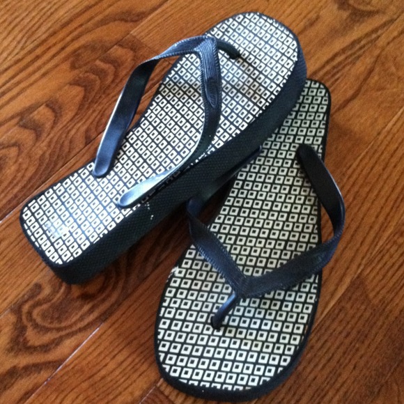 Old Navy Flip Flops