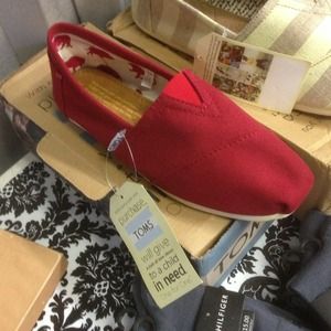 Womens toms size 61/2