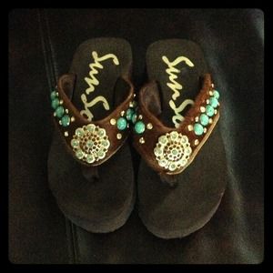 SunSole rhinestone sandals size 5