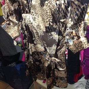 Gifted !!! BCBG maxazria top xs!