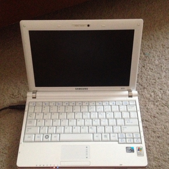 Samsung mini pink laptop with charger