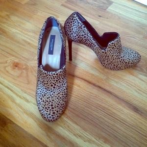Beautiful cheetah print calf hair pumps