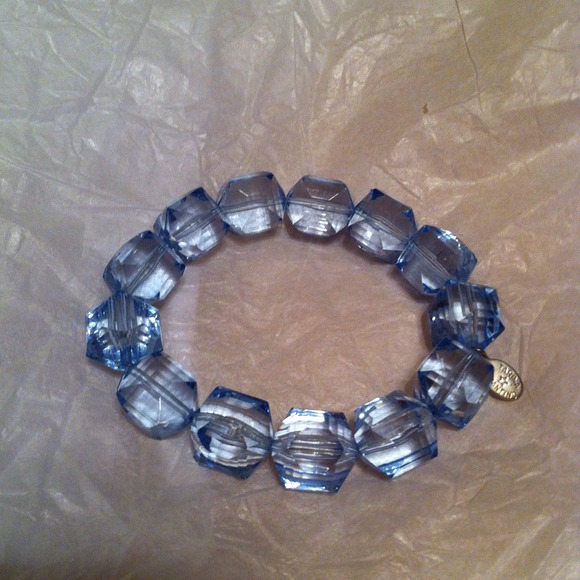 🚫SOLD🚫Tarina Tarantino clear-blue bead brace