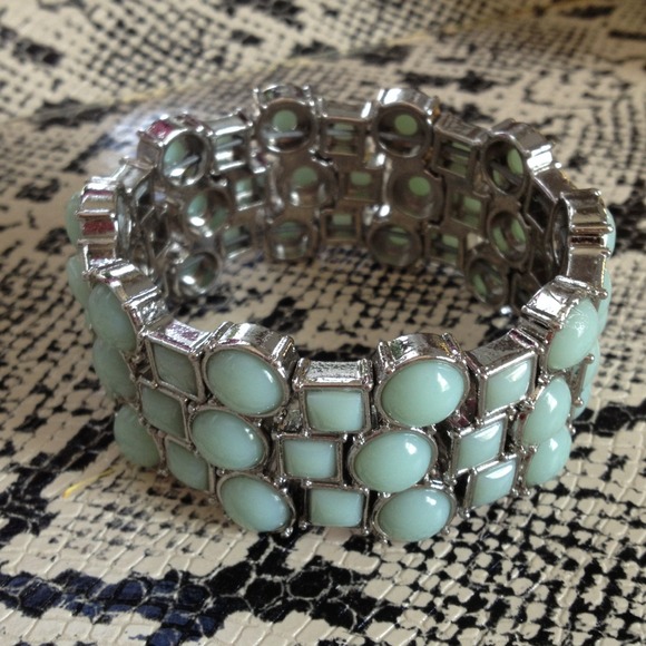 ❌SOLD❌ SILVER + MINT BRACELET
