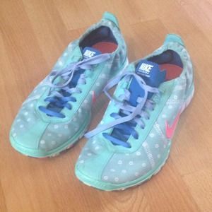 Colorful Nike Free Run size 8! 😻😻😻