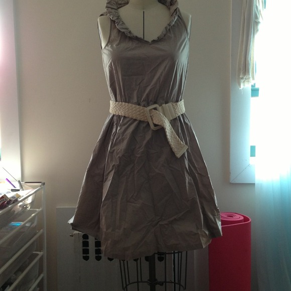 Ruffled collar Limited dress, canvas belt