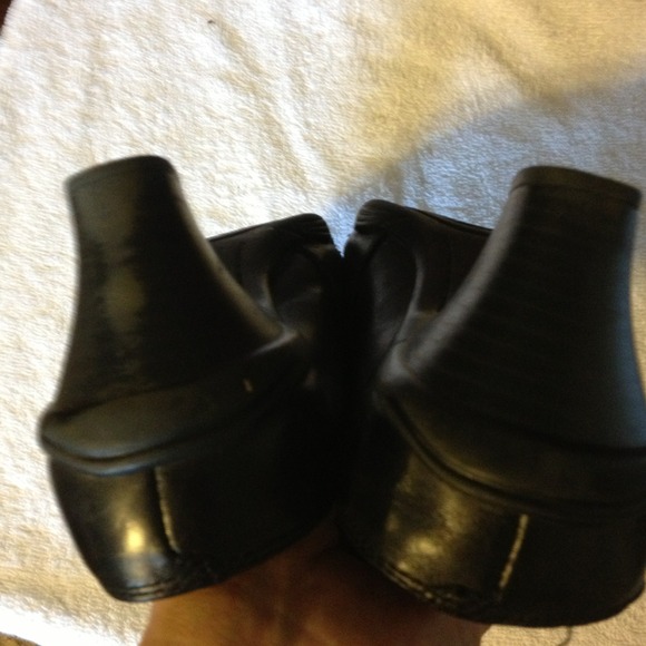 NO LONGER AVAILABLE. Black mules. - Picture 4 of 4