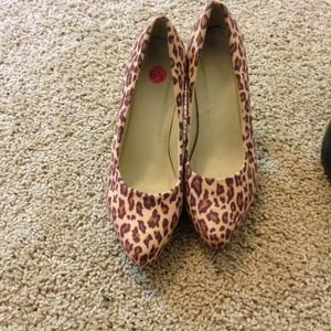 💢SOLD💢Leopard print heels
