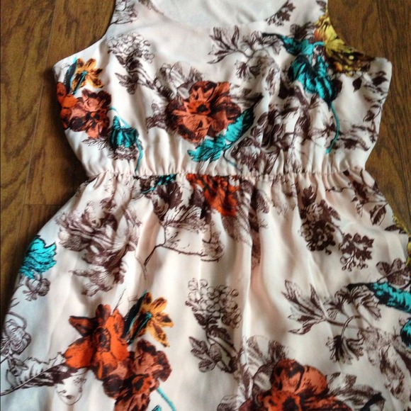 🚫SOLD IN BUNDLE🚫NWT Gorgeous Floral Dress!! XL - Picture 2 of 2