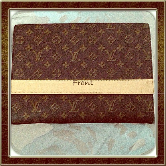 Louis Vuitton clutch purse