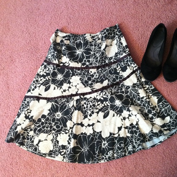 Black tan/white skirt