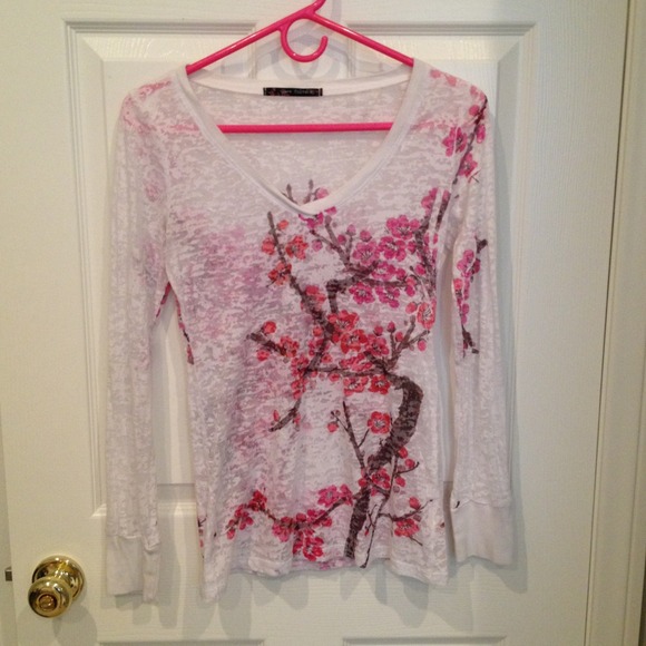 ❌SOLD❌Beautiful sheer cherry blossom shirt