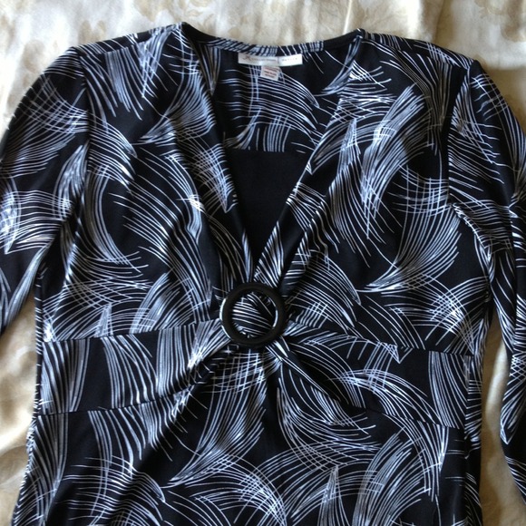 Petite top - Picture 2 of 2