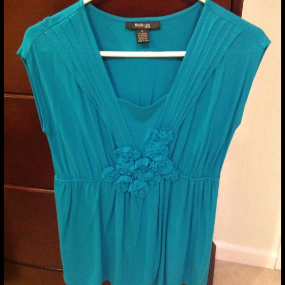 Cute Top - Picture 1 of 3