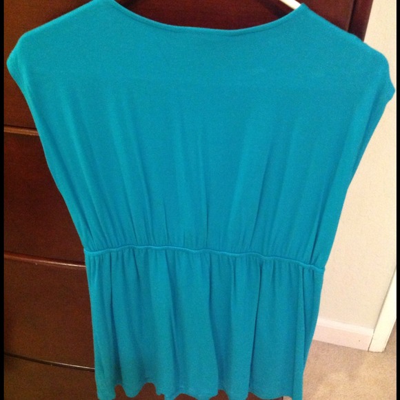 Cute Top - Picture 2 of 3