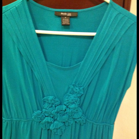 Cute Top - Picture 3 of 3