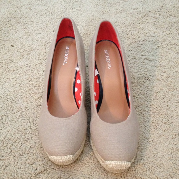 Canvas wedges