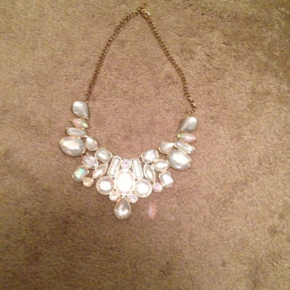 Forever 21 Jewelry - Forever 21 statement necklace