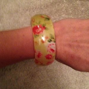 Forever 21 floral bangle