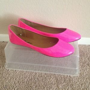 Hot Pink super cute flats!
