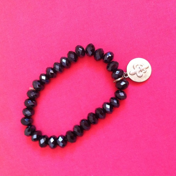 Crystal stretch bracelet with detachable charm