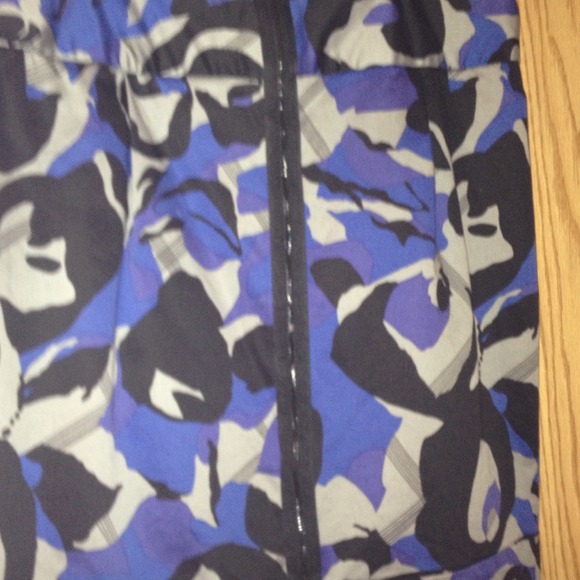 Cute mini skirt-zip back-tight band bottom - Picture 2 of 3