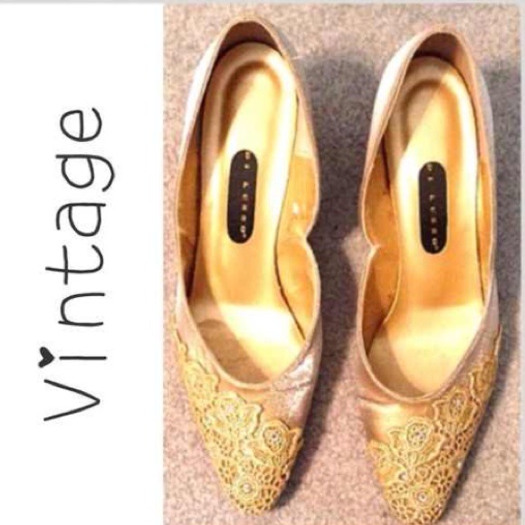 Vintage Shoes - Vintage gold lace rhinestone shoe pumps 8 Di Lusso