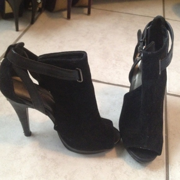 Paprika heels