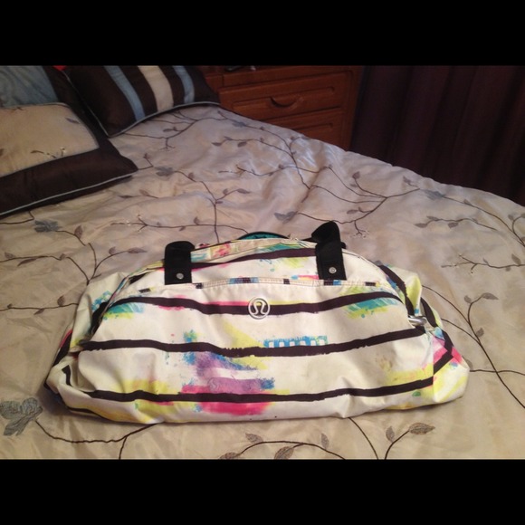Medium sized duffle bag from Lululemon