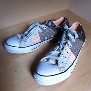 Converse size 9