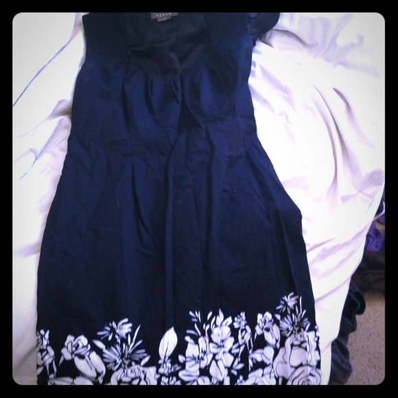 Black and white flower detailed dress