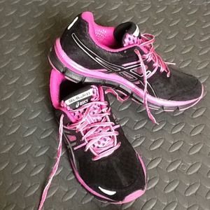 REDUCEDAsics gel blur 33 black and raspberry shoes