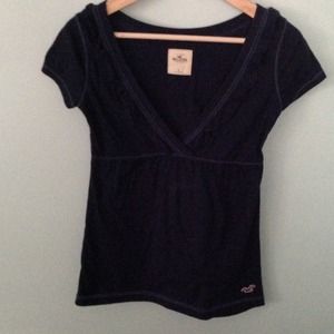 Hollister navy blue top