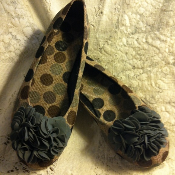 Polka dot flats🌹🌹SOLD🌹🌹in BUNDLE