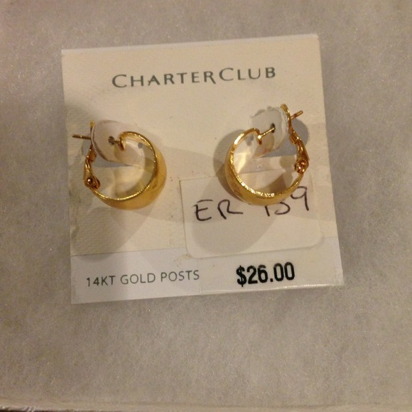 Small gold tone earrings with gold posts - Picture 4 of 4