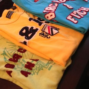 SOLD💖💖Lot of 3 Abercrombie & Fitch tees