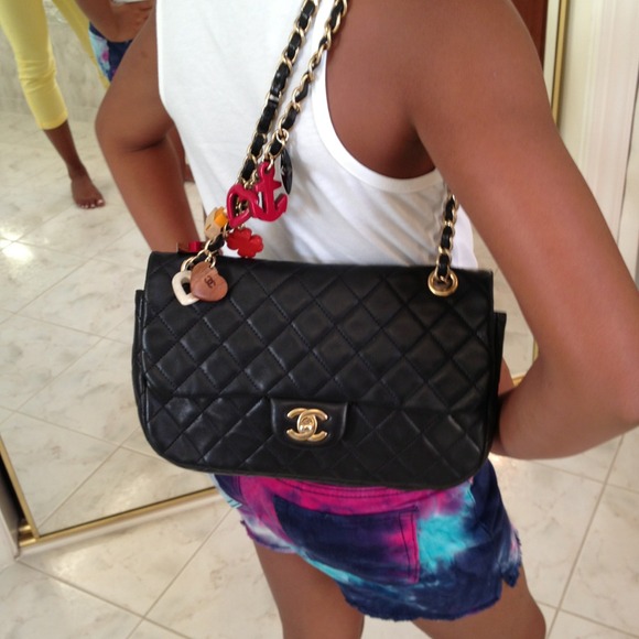 GONE!!! CHANEL classic flap bag - Picture 2 of 4